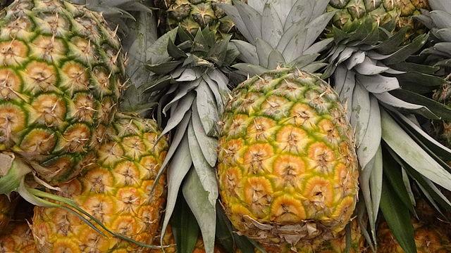 Create a Pineapple Centrepiece - JaneAusten.co.uk