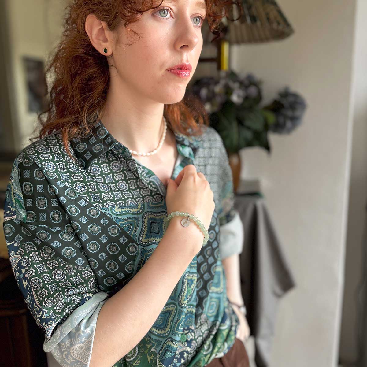 Bracelet à charme de silhouette en agate verte