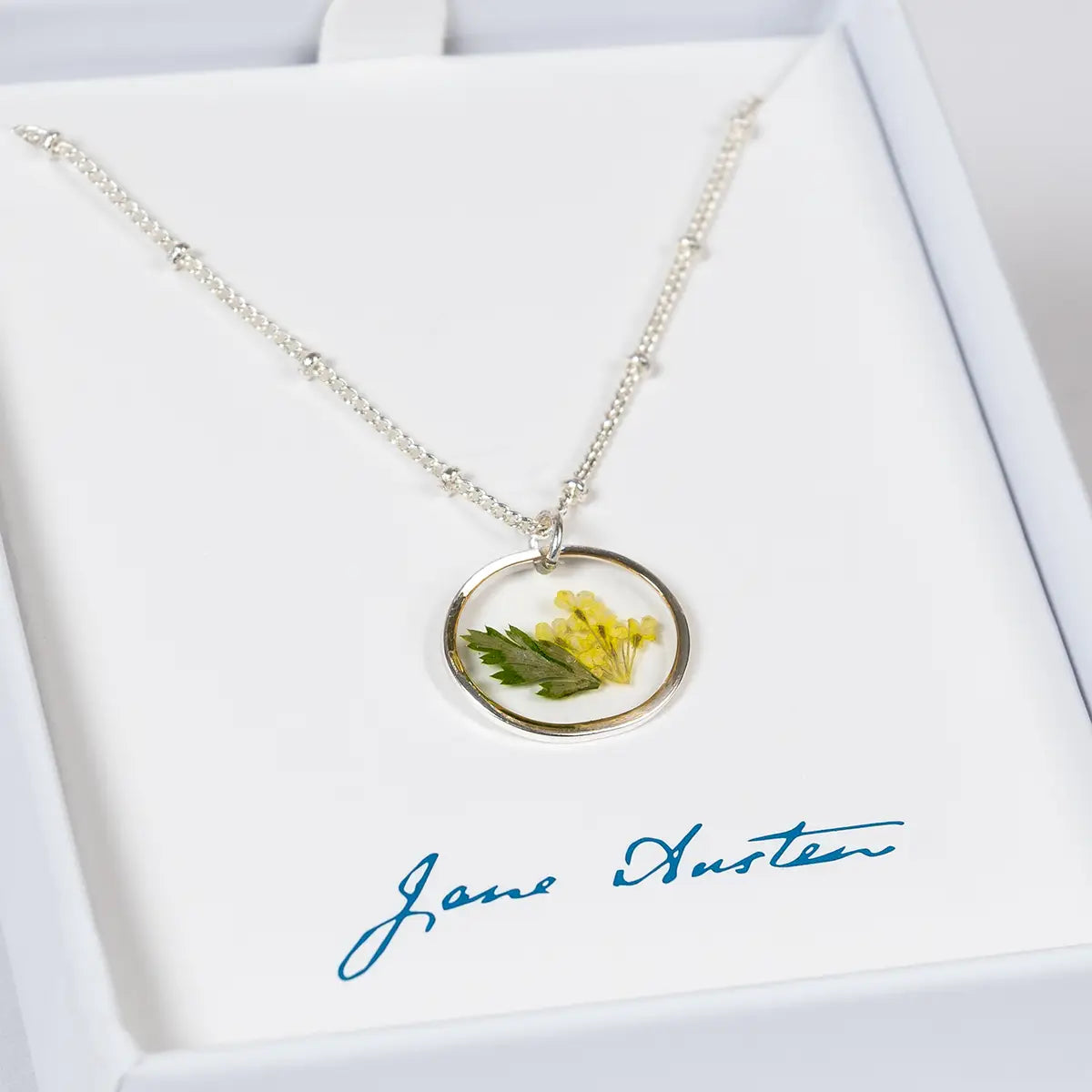Collier élégant fleur de naissance en argent