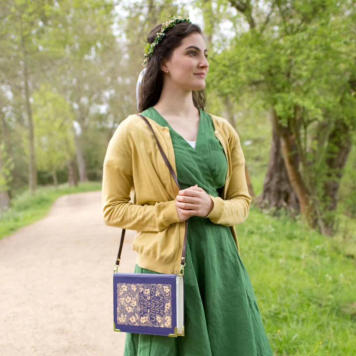 Crafted from vegan leather, our exquisite bag features a beautiful gold flowers, taken from the artwork of the iconic Sense and Sensibility edition featuring Chris Hammond's cover illustrations. 