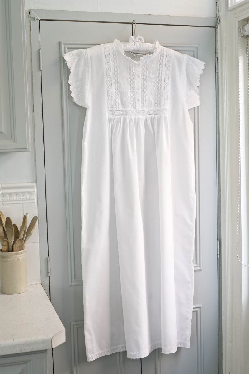 Short-Sleeved Cotton Regency Nightdress - Emma - JaneAusten.co.uk