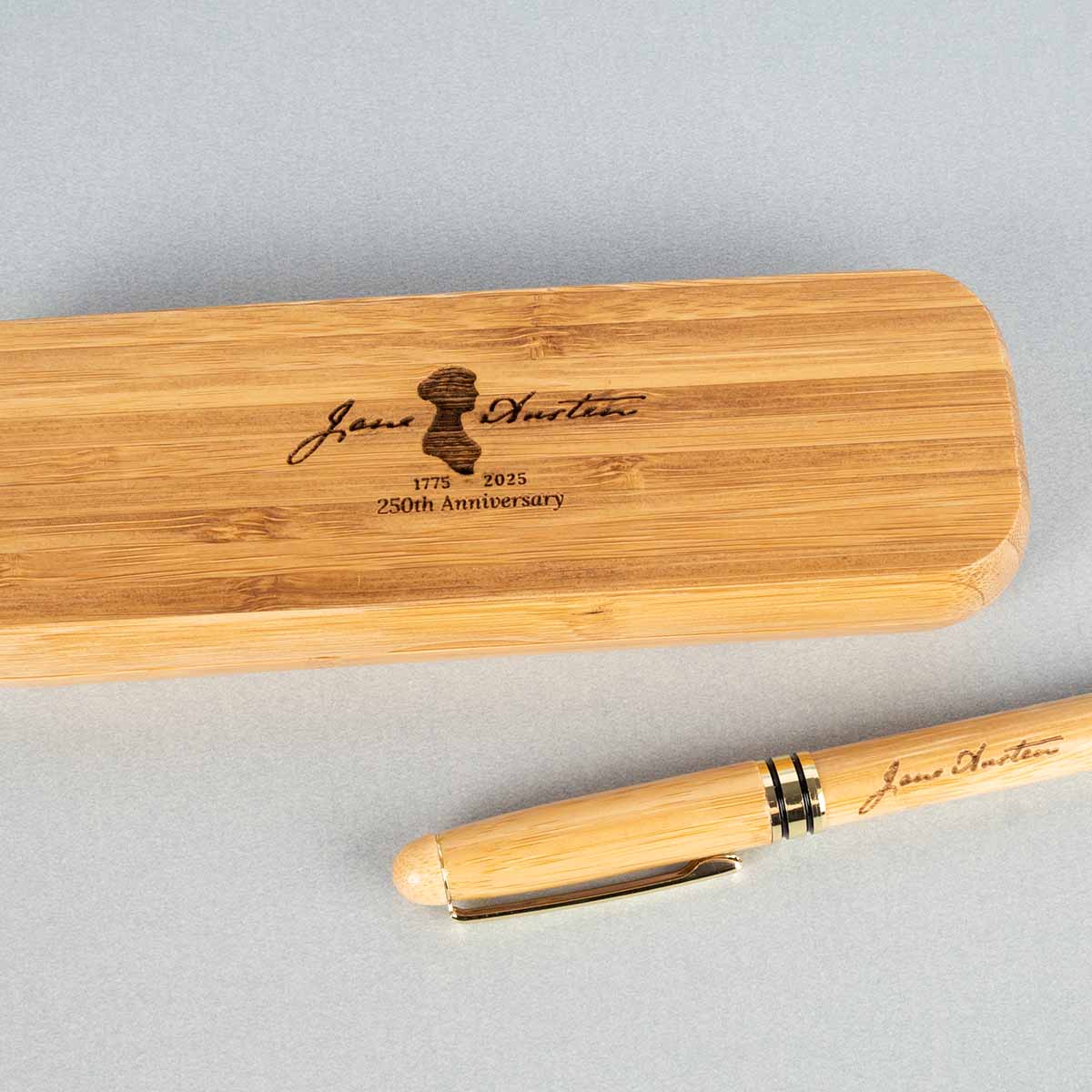 Wooden pen case and pen 
