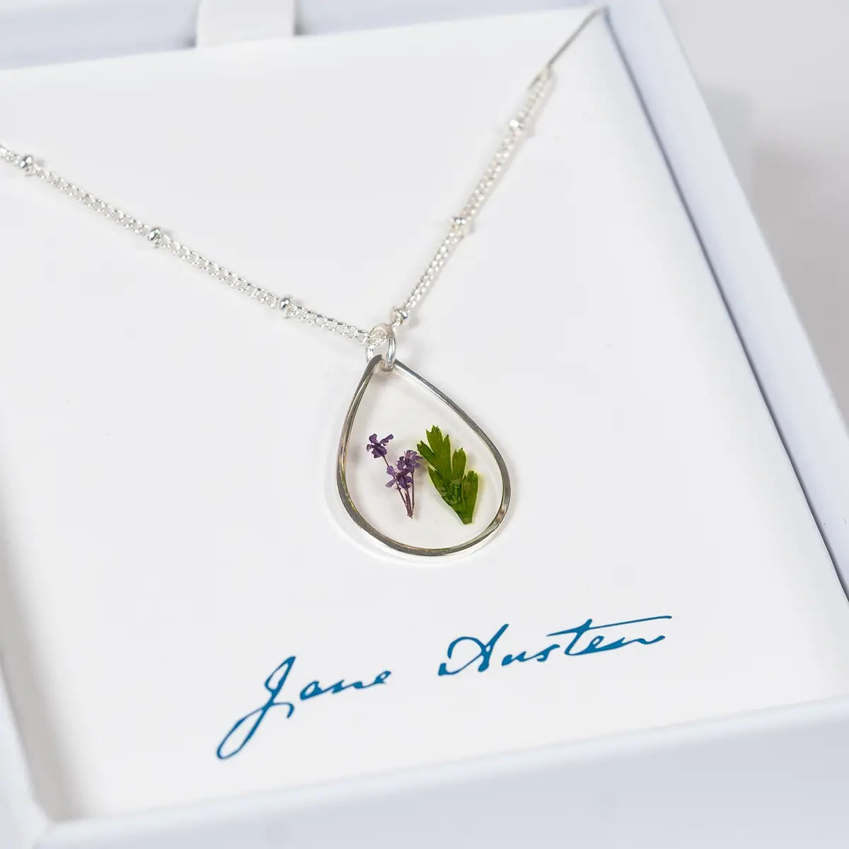 Collier élégant fleur de naissance en argent