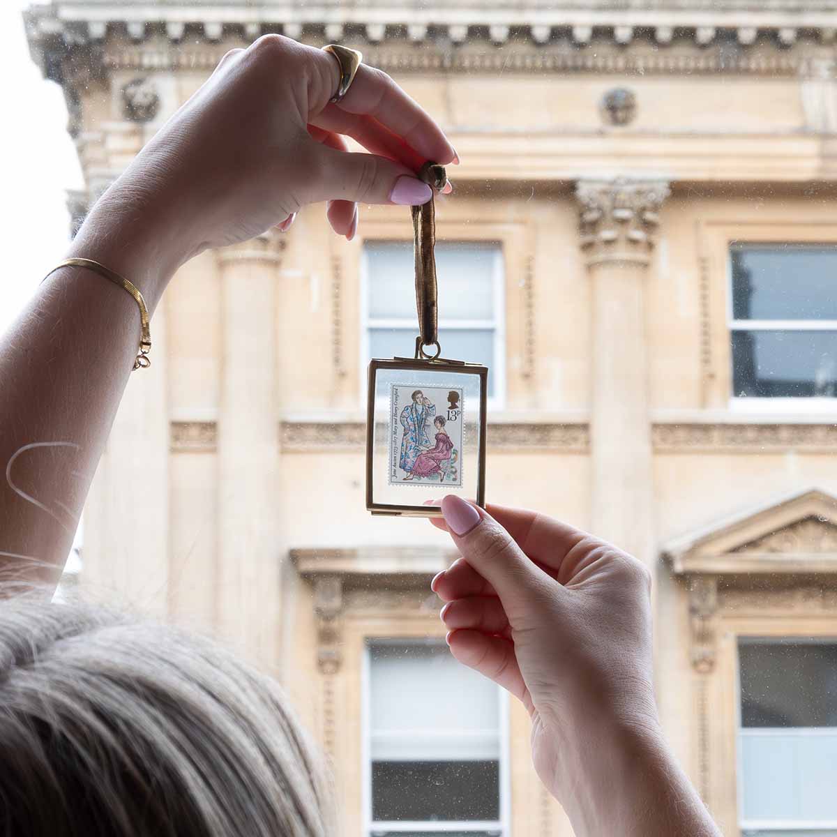 Édition limitée Jane Austen Stamp dans le cadre suspendu - Catherine Morland