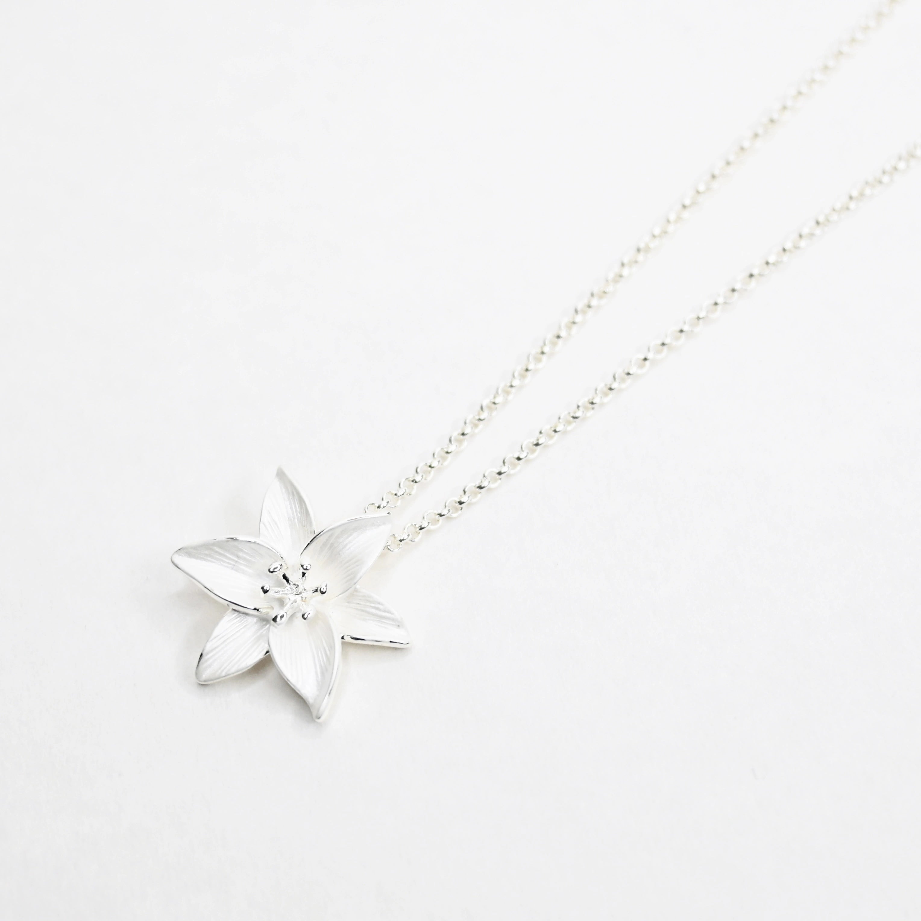 Rosings Park Lily Necklace