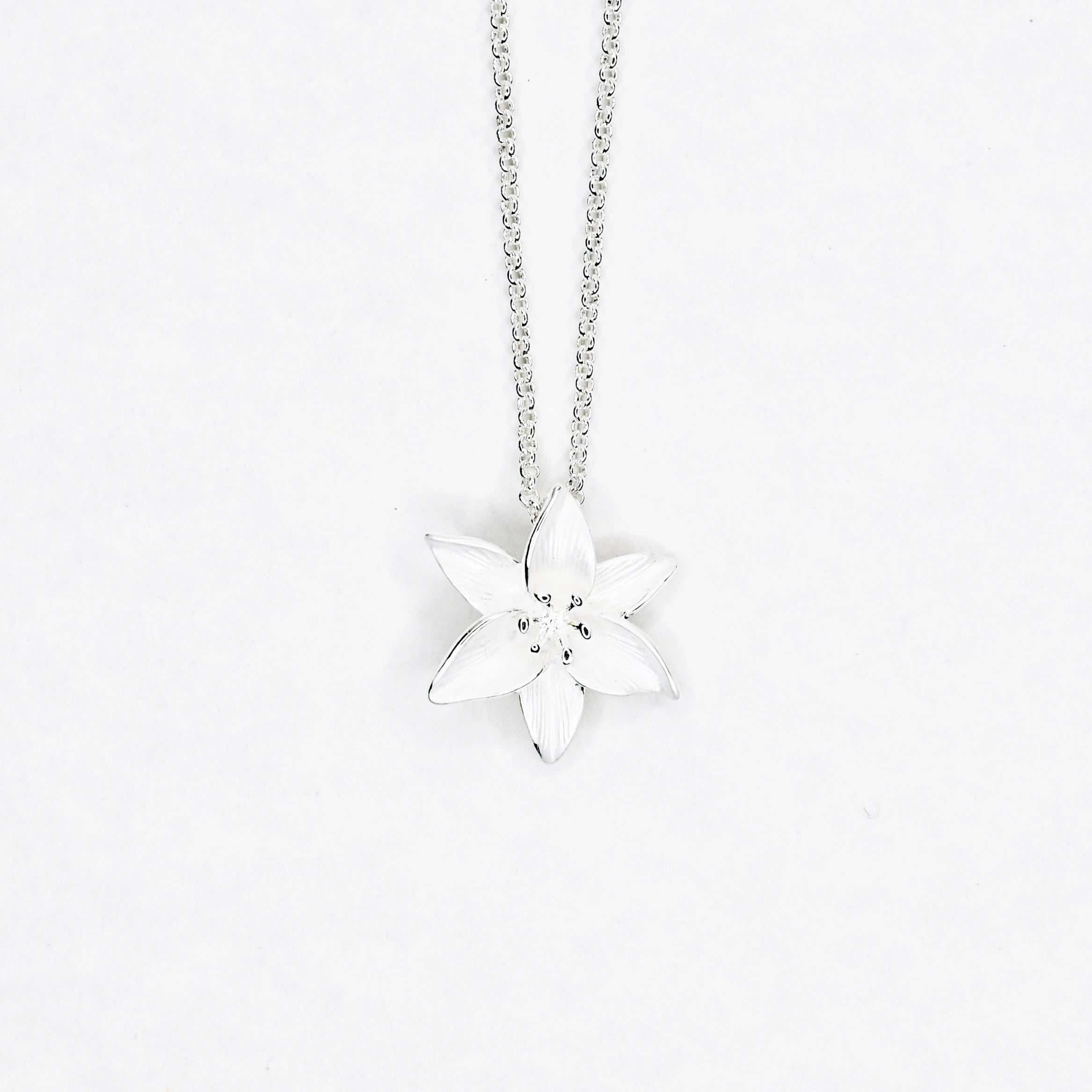 Rosings Park Lily Necklace